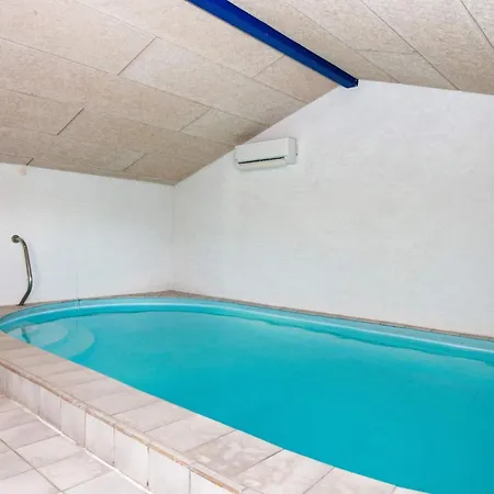 度假居 8 Person In Harboore-by Traum 哈博尔