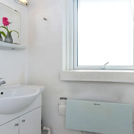 8 Person In Harboore-by Traum * 哈博尔