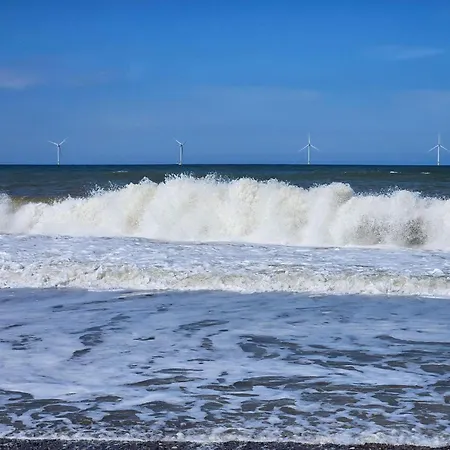 8 Person In Harboore-by Traum