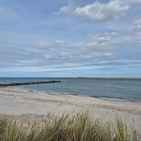 8 Person In Harboore-by Traum