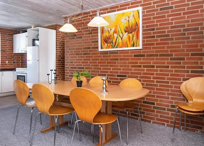 8 Person In Harboore-by Traum *